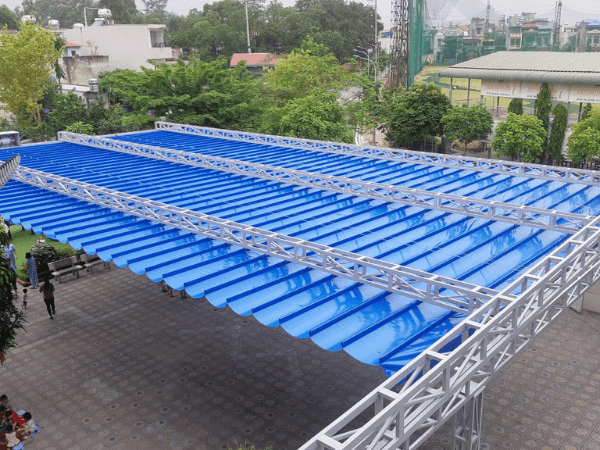 bạt xếp sân trường